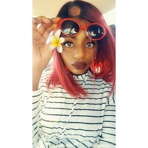 Meet your Posher, Alexis